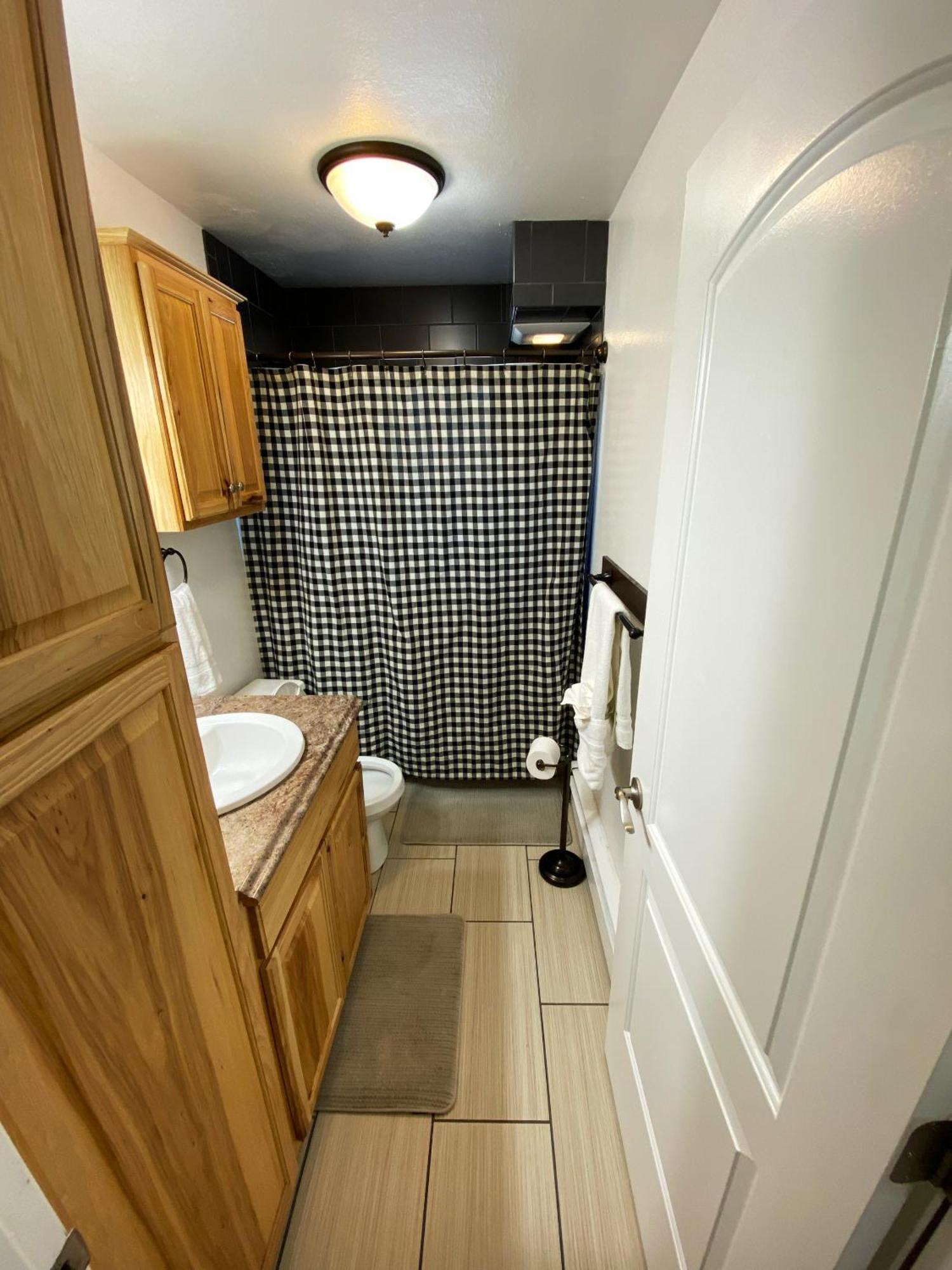 Stay Anchorage! Furnished Two Bedroom Apartments With High Speed Wifi Exterior photo