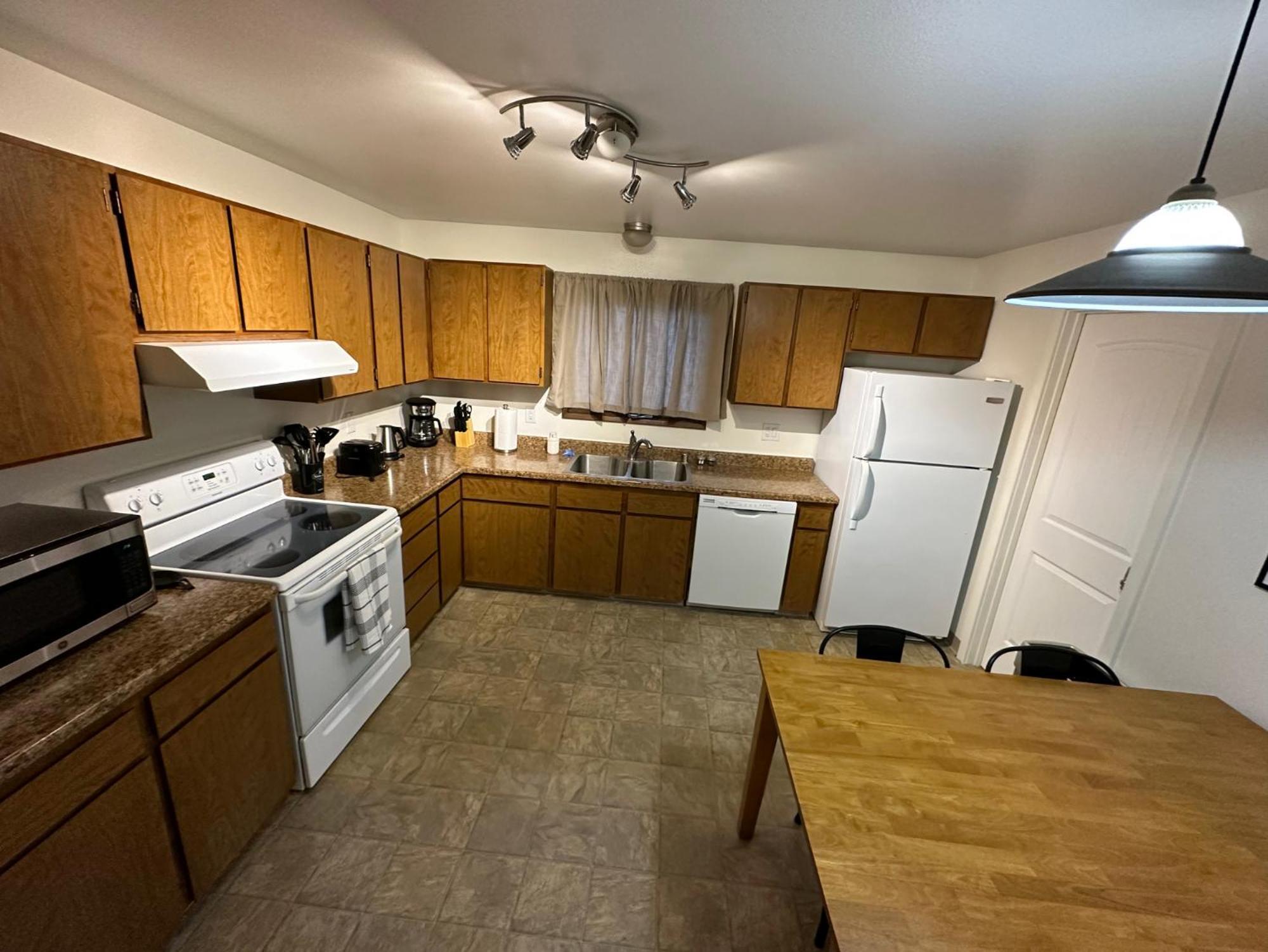 Stay Anchorage! Furnished Two Bedroom Apartments With High Speed Wifi Exterior photo